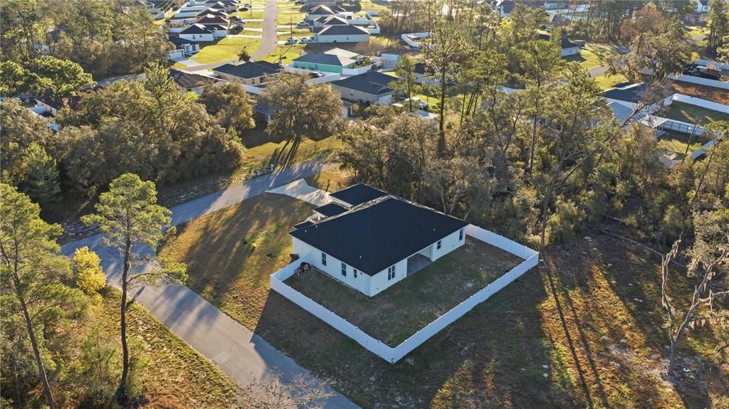 En Venta: $444,800 (5 camas, 4 baños, 2472 Pies cuadrados)