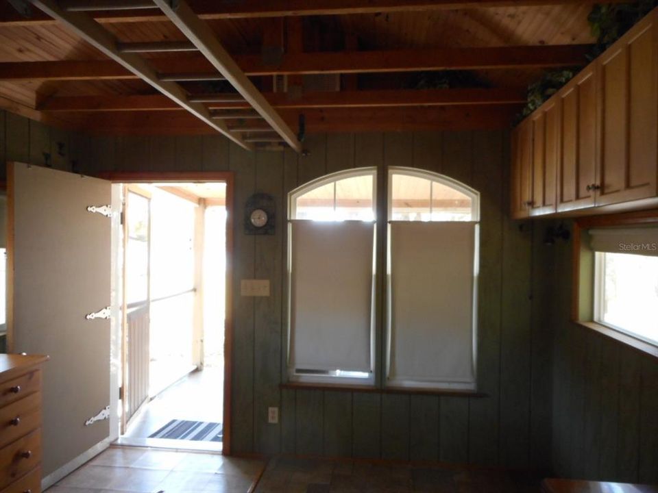 For Sale: $135,000 (1 beds, 1 baths, 192 Square Feet)