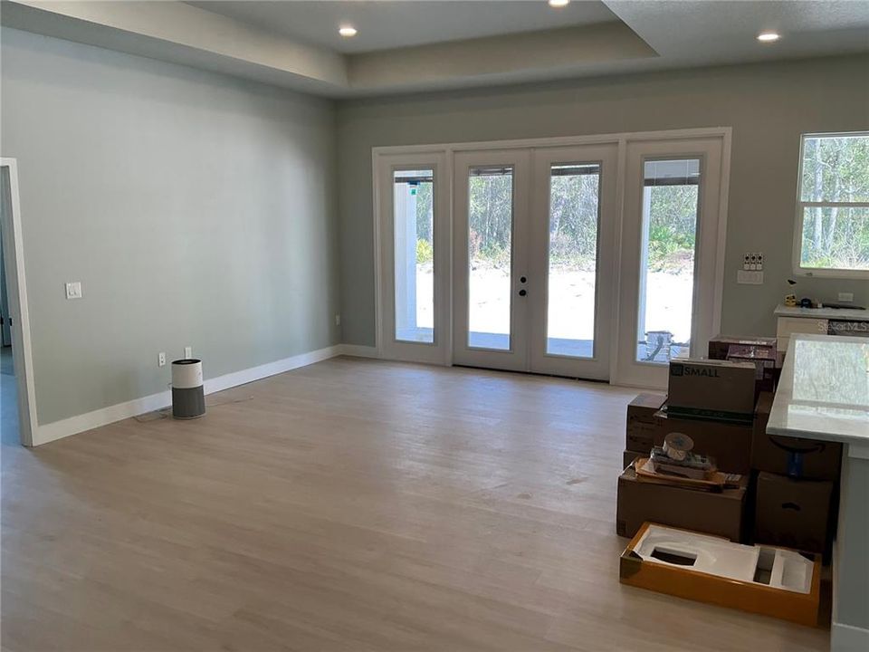 En Venta: $615,000 (4 camas, 3 baños, 2200 Pies cuadrados)