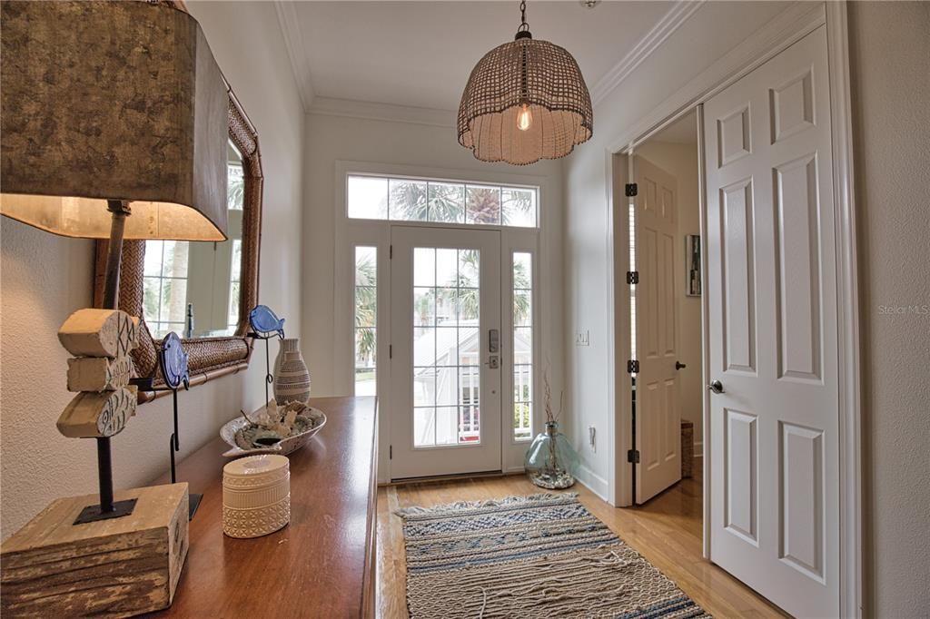 For Sale: $899,000 (2 beds, 2 baths, 2064 Square Feet)
