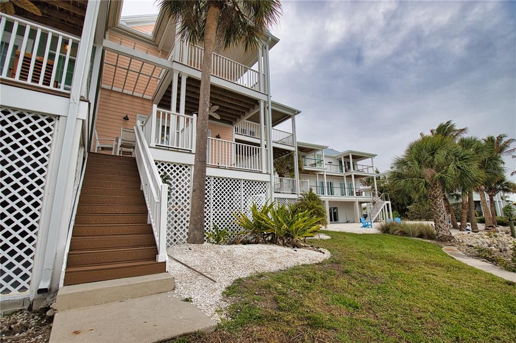 For Sale: $899,000 (2 beds, 2 baths, 2064 Square Feet)