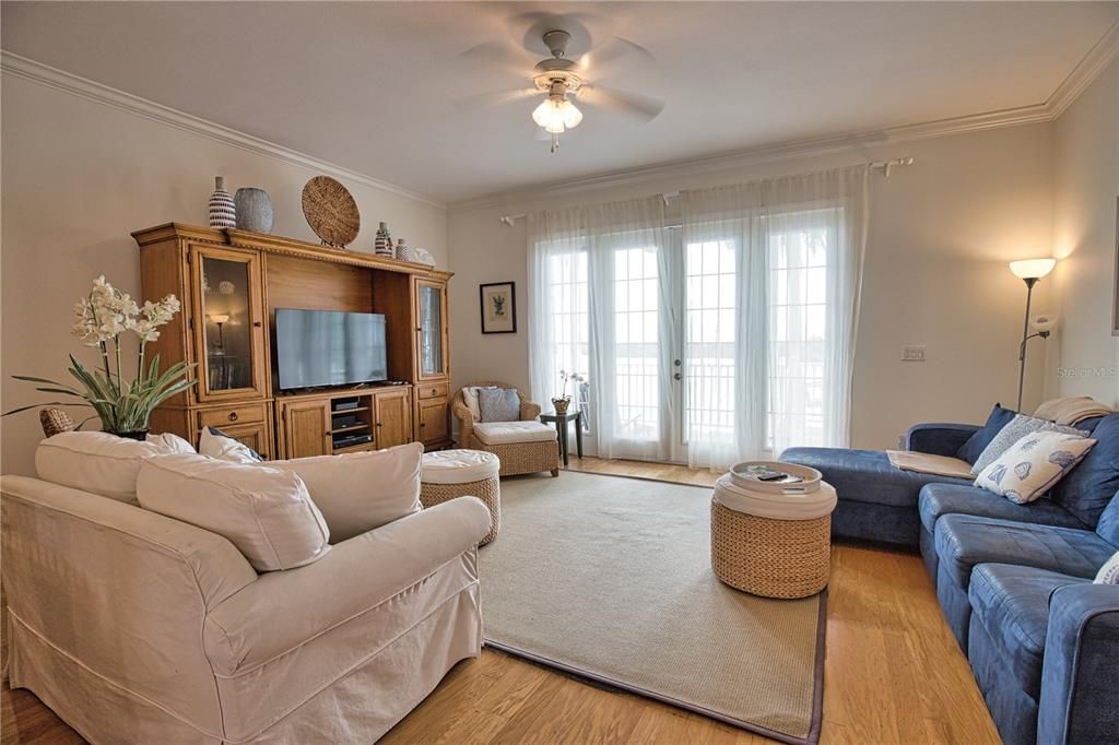 For Sale: $899,000 (2 beds, 2 baths, 2064 Square Feet)