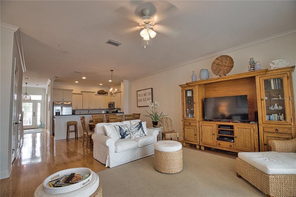 For Sale: $899,000 (2 beds, 2 baths, 2064 Square Feet)