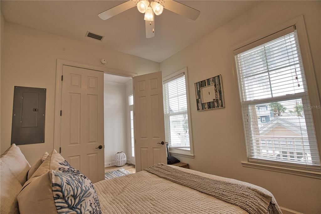 For Sale: $899,000 (2 beds, 2 baths, 2064 Square Feet)