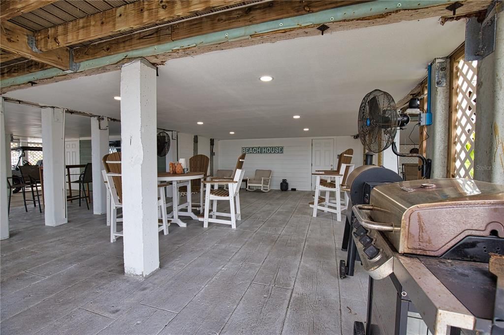 For Sale: $899,000 (2 beds, 2 baths, 2064 Square Feet)