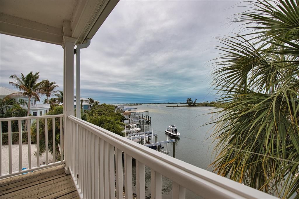 For Sale: $899,000 (2 beds, 2 baths, 2064 Square Feet)