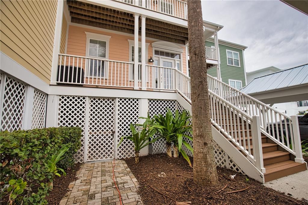 For Sale: $899,000 (2 beds, 2 baths, 2064 Square Feet)