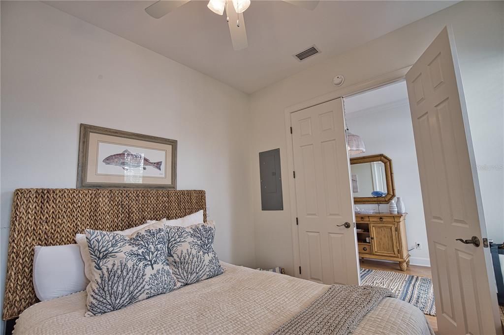 For Sale: $899,000 (2 beds, 2 baths, 2064 Square Feet)