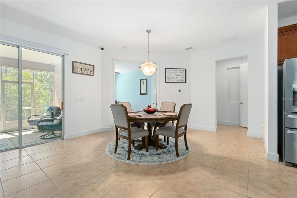 На продажу: $710,000 (4 спален, 2 ванн, 2496 Квадратных фут)