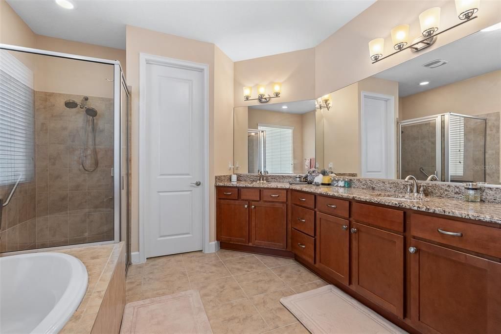 На продажу: $710,000 (4 спален, 2 ванн, 2496 Квадратных фут)