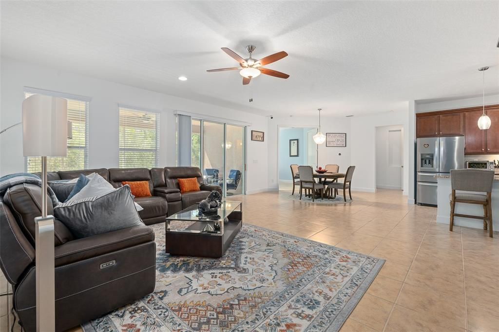 На продажу: $710,000 (4 спален, 2 ванн, 2496 Квадратных фут)