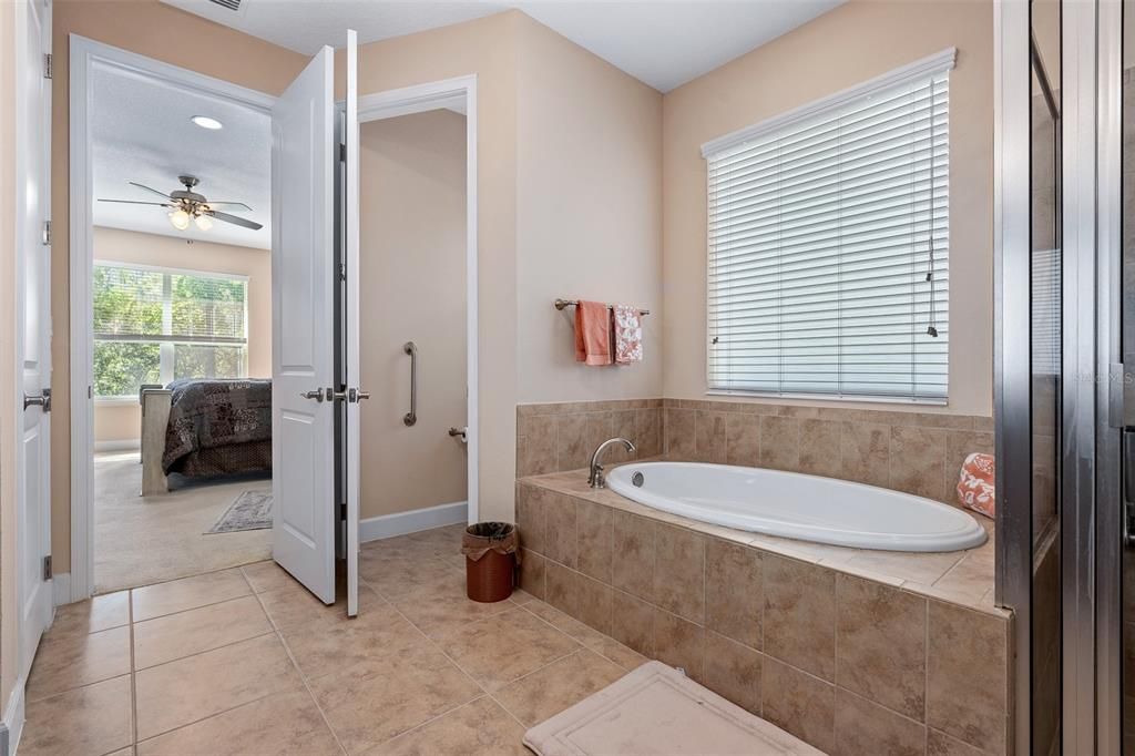 На продажу: $710,000 (4 спален, 2 ванн, 2496 Квадратных фут)