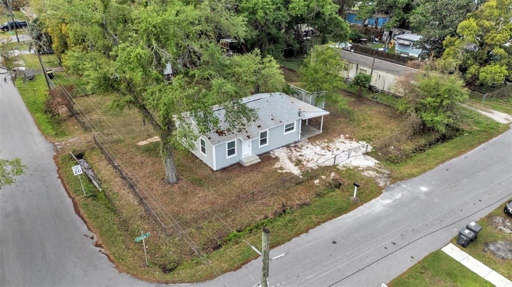 Active With Contract: $209,900 (2 beds, 1 baths, 816 Square Feet)