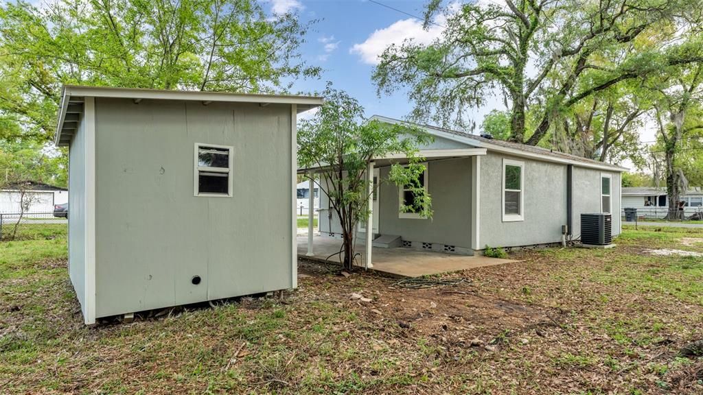 Active With Contract: $209,900 (2 beds, 1 baths, 816 Square Feet)