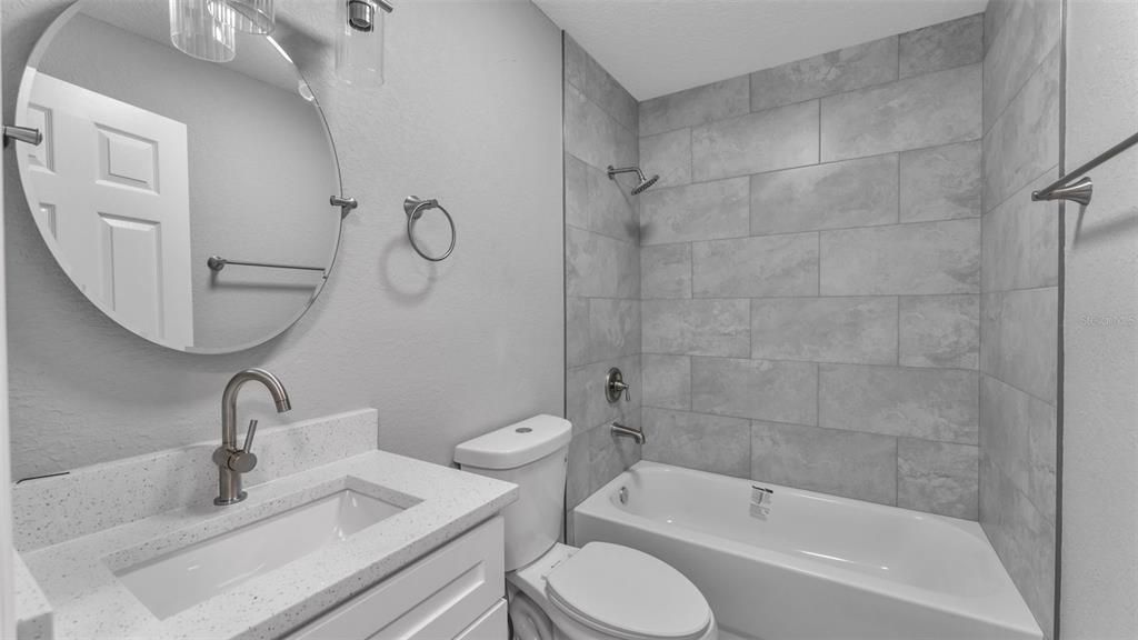 Active With Contract: $209,900 (2 beds, 1 baths, 816 Square Feet)