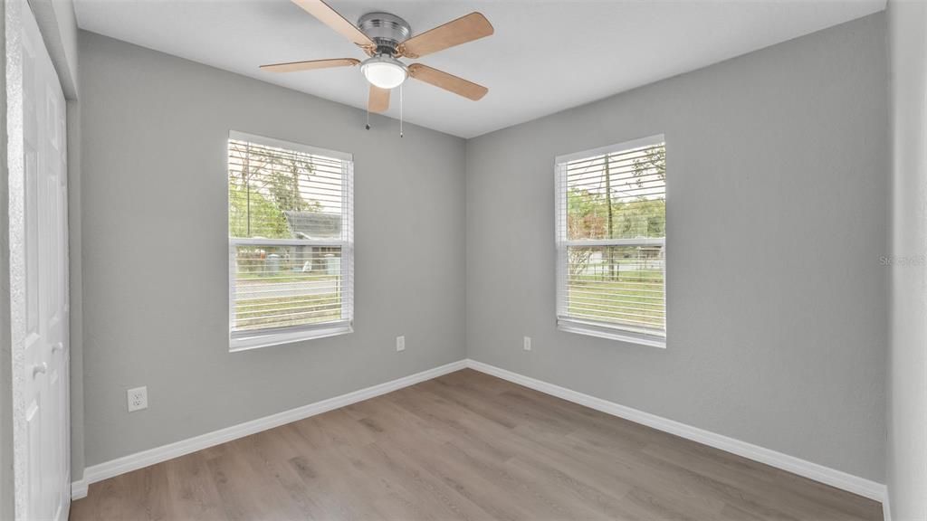 Active With Contract: $209,900 (2 beds, 1 baths, 816 Square Feet)