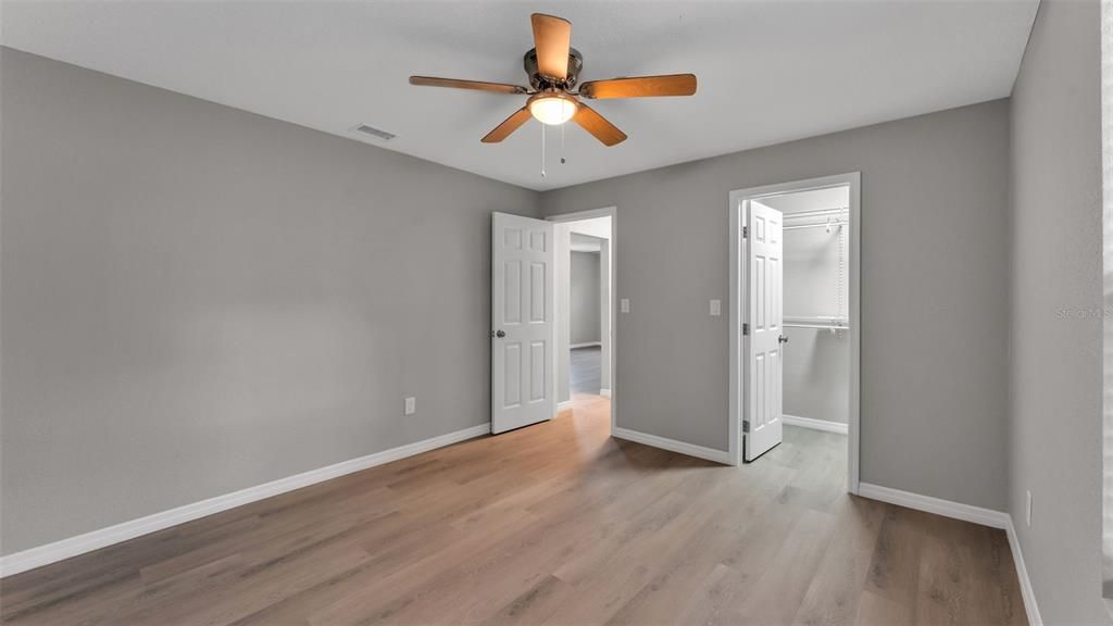 Active With Contract: $209,900 (2 beds, 1 baths, 816 Square Feet)