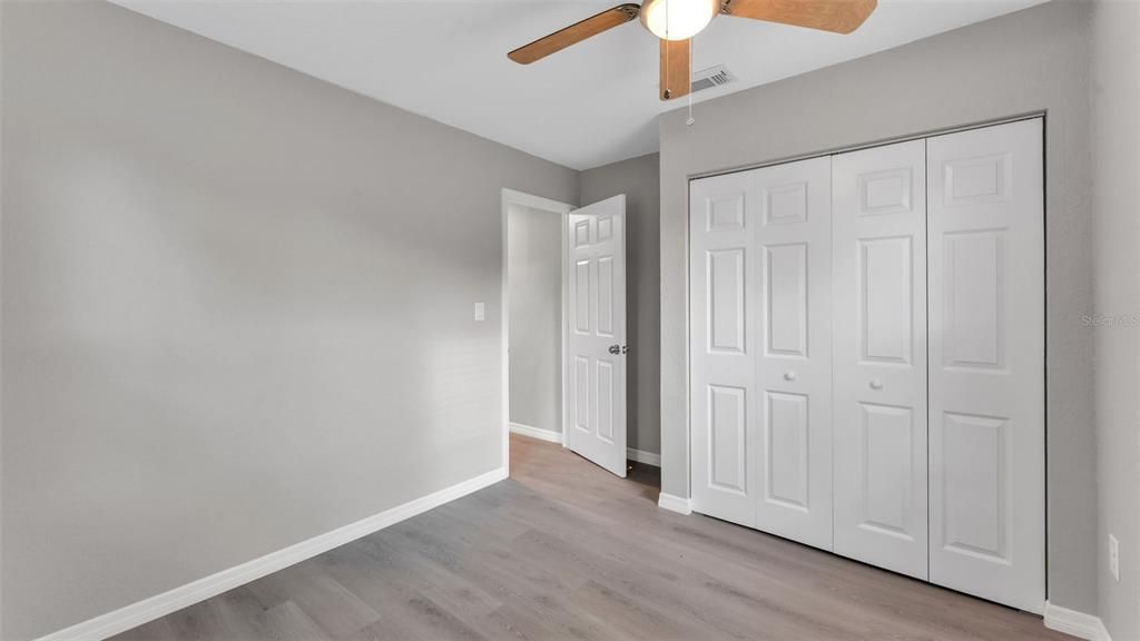 Active With Contract: $209,900 (2 beds, 1 baths, 816 Square Feet)