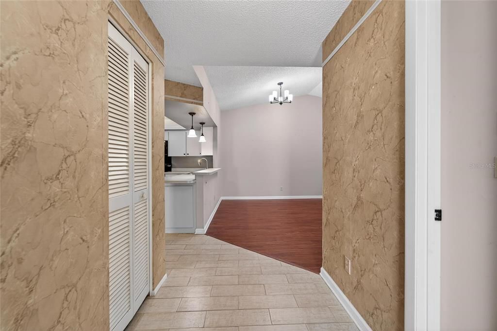 На продажу: $280,000 (3 спален, 2 ванн, 1291 Квадратных фут)