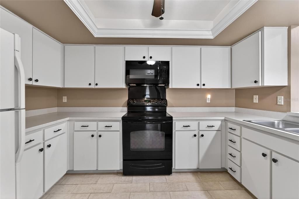 На продажу: $280,000 (3 спален, 2 ванн, 1291 Квадратных фут)