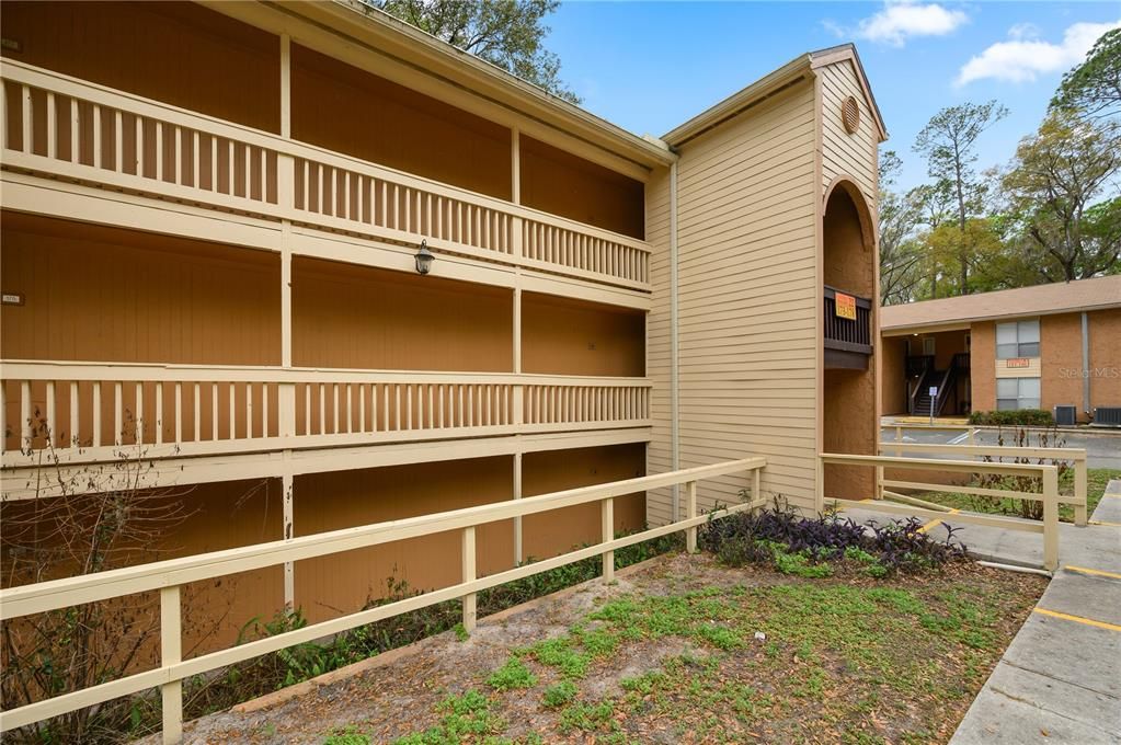 En Venta: $139,000 (2 camas, 2 baños, 1070 Pies cuadrados)