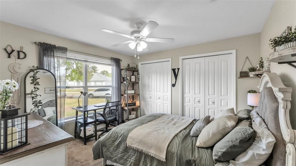 Activo con contrato: $439,900 (5 camas, 3 baños, 2527 Pies cuadrados)