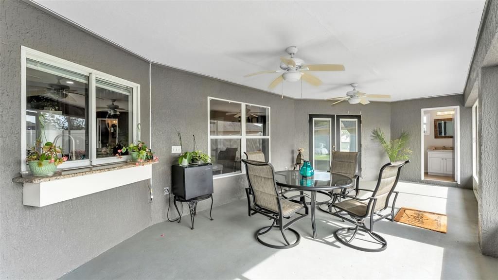 Activo con contrato: $439,900 (5 camas, 3 baños, 2527 Pies cuadrados)