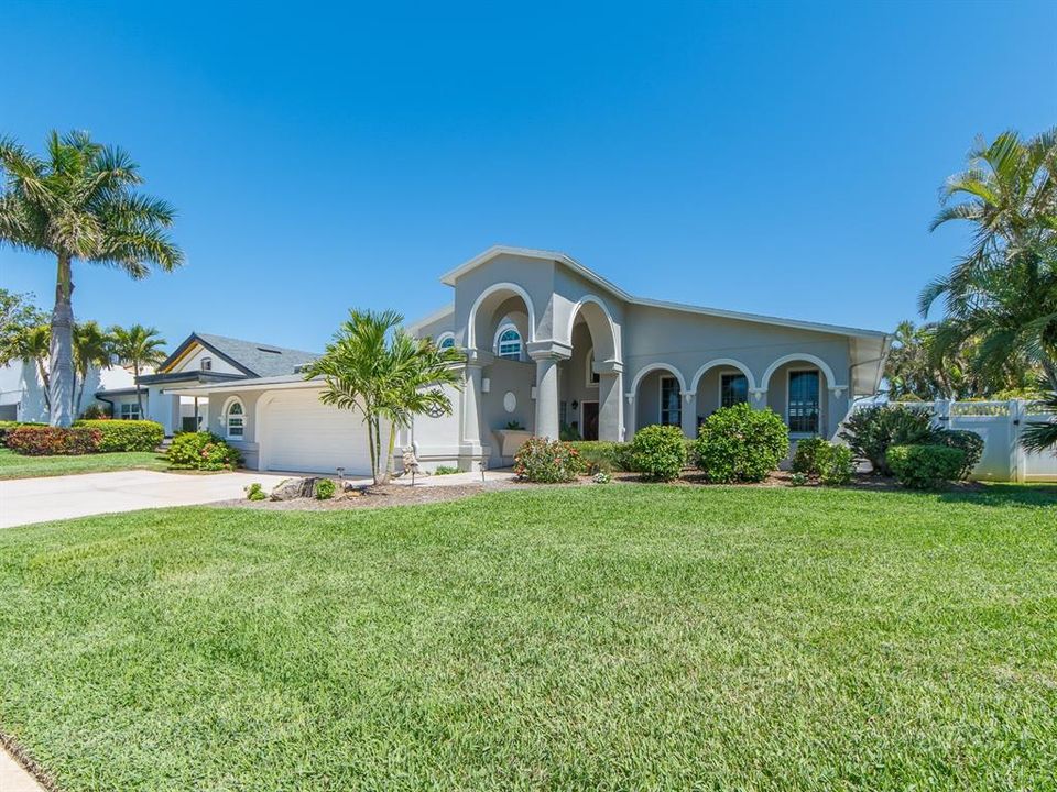 En Venta: $1,875,000 (3 camas, 3 baños, 2997 Pies cuadrados)