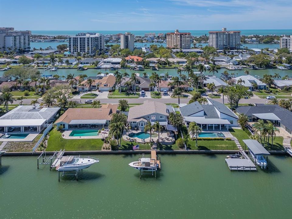 En Venta: $1,875,000 (3 camas, 3 baños, 2997 Pies cuadrados)