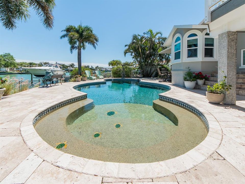 En Venta: $1,875,000 (3 camas, 3 baños, 2997 Pies cuadrados)