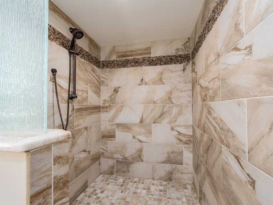 En Venta: $1,875,000 (3 camas, 3 baños, 2997 Pies cuadrados)