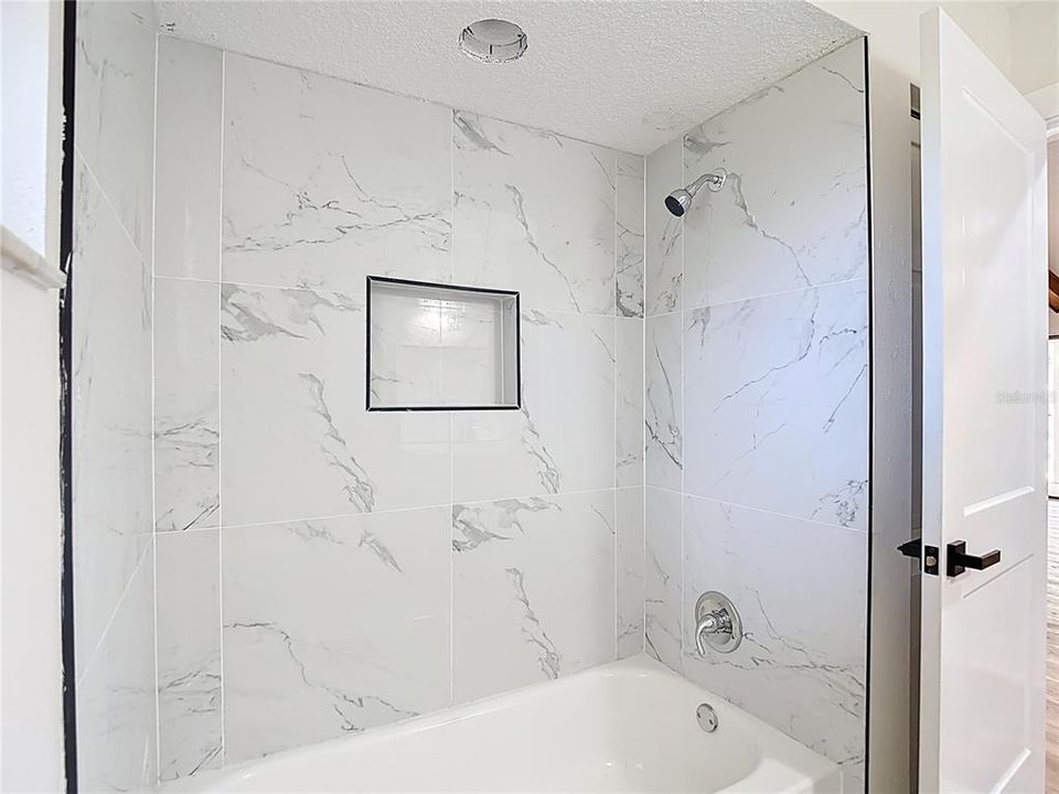 Activo con contrato: $789,000 (4 camas, 3 baños, 2925 Pies cuadrados)