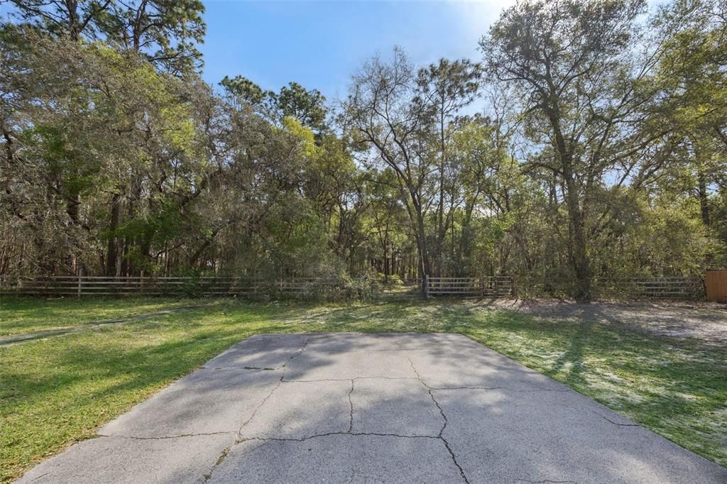 En Venta: $750,000 (9.50 acres)