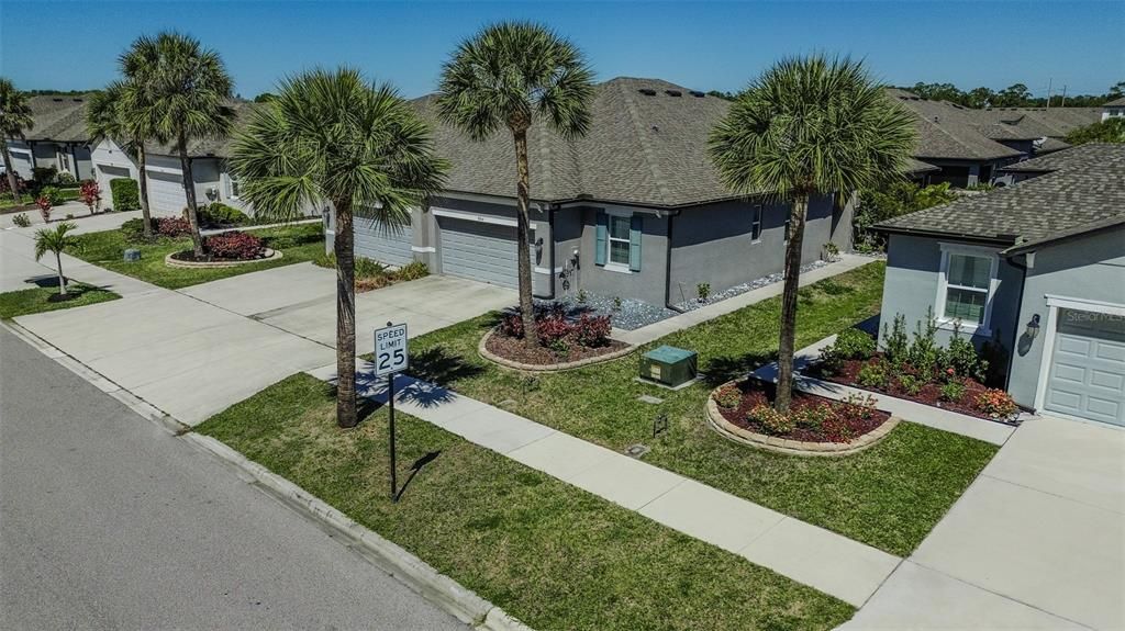 Active With Contract: $360,000 (3 beds, 2 baths, 1619 Square Feet)