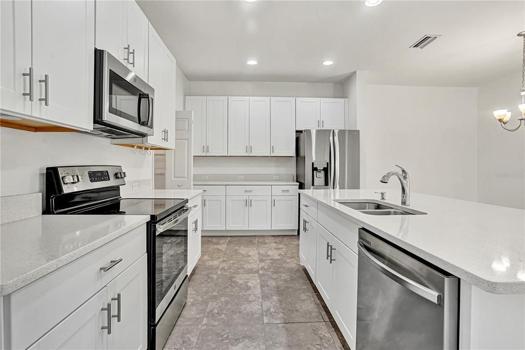 Active With Contract: $360,000 (3 beds, 2 baths, 1619 Square Feet)