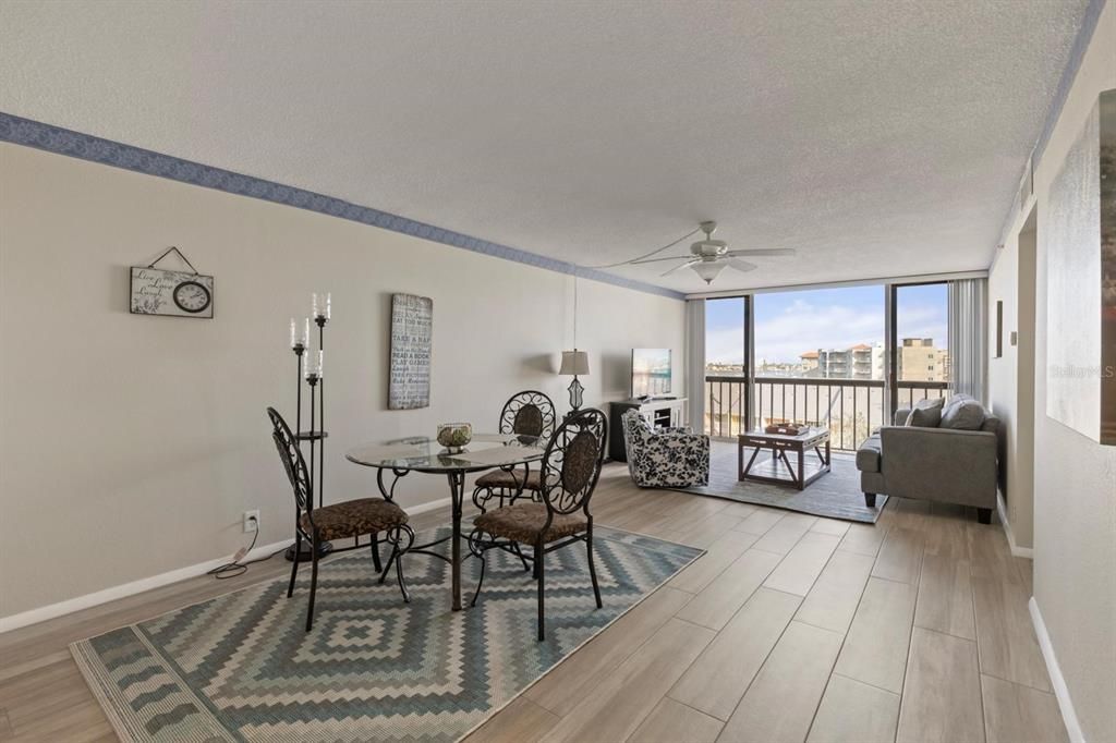 For Rent: $2,200 (1 beds, 1 baths, 760 Square Feet)