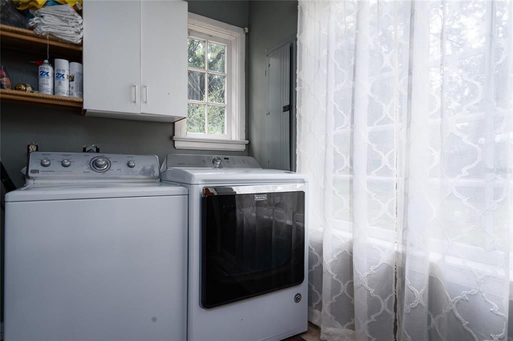 На продажу: $364,900 (3 спален, 2 ванн, 1128 Квадратных фут)