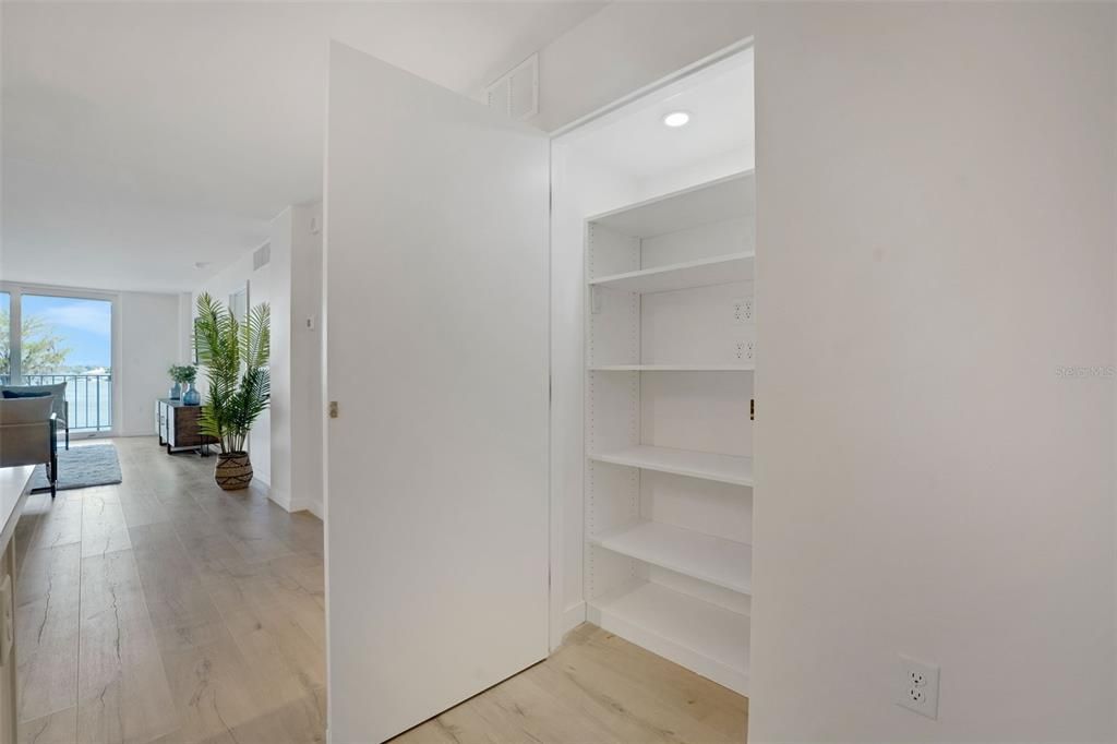 На продажу: $649,000 (2 спален, 2 ванн, 1125 Квадратных фут)