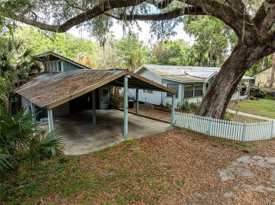 For Sale: $289,900 (2 beds, 1 baths, 736 Square Feet)