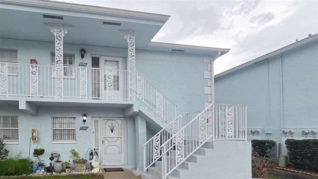 На продажу: $159,900 (2 спален, 2 ванн, 1106 Квадратных фут)