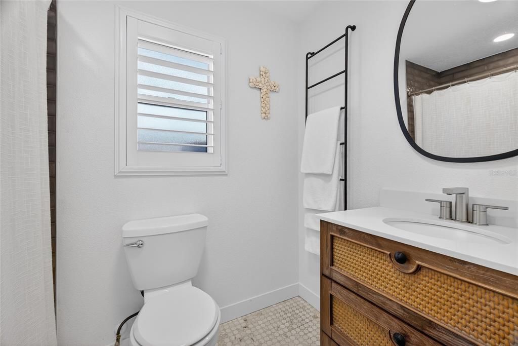 For Sale: $1,600,000 (3 beds, 2 baths, 1436 Square Feet)
