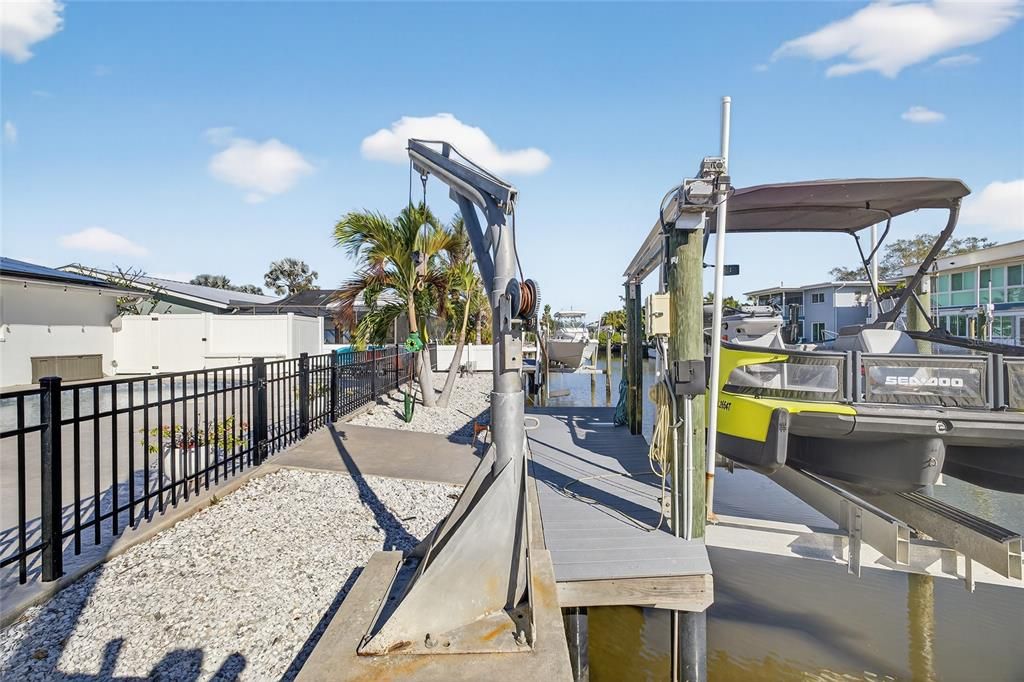 For Sale: $1,600,000 (3 beds, 2 baths, 1436 Square Feet)