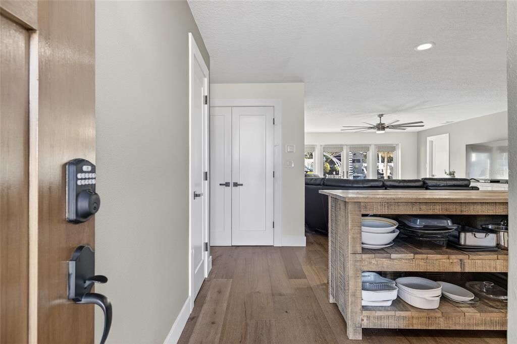 For Sale: $1,600,000 (3 beds, 2 baths, 1436 Square Feet)