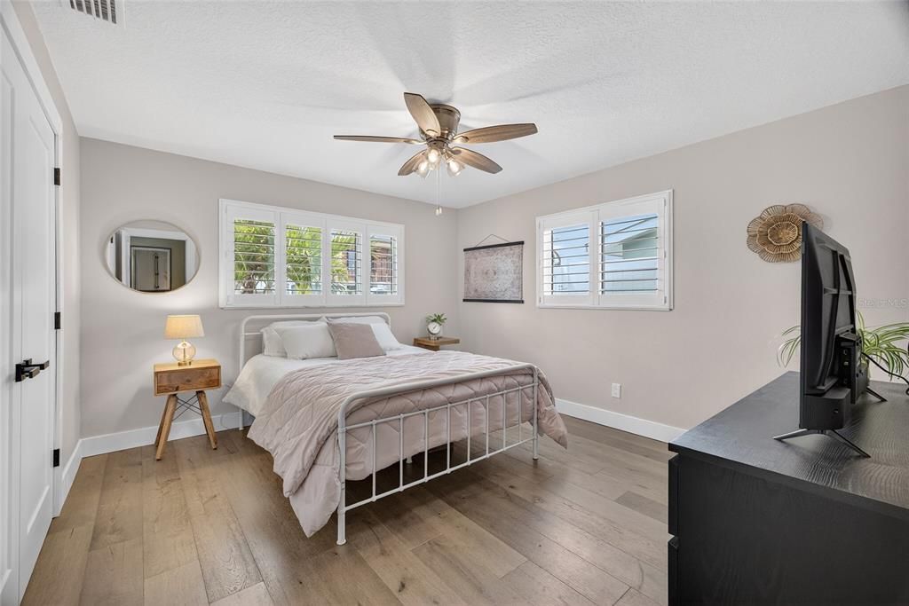 For Sale: $1,600,000 (3 beds, 2 baths, 1436 Square Feet)