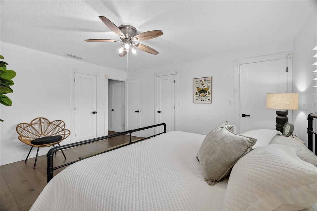 For Sale: $1,600,000 (3 beds, 2 baths, 1436 Square Feet)