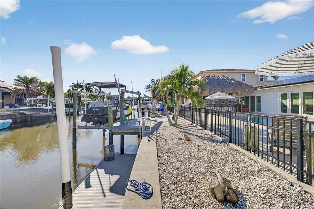 For Sale: $1,600,000 (3 beds, 2 baths, 1436 Square Feet)
