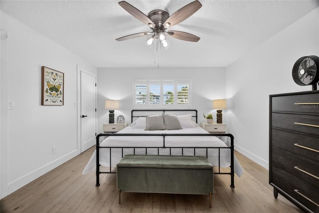 For Sale: $1,600,000 (3 beds, 2 baths, 1436 Square Feet)