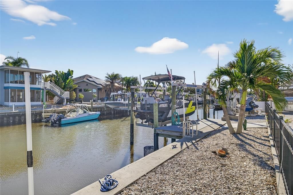 For Sale: $1,600,000 (3 beds, 2 baths, 1436 Square Feet)