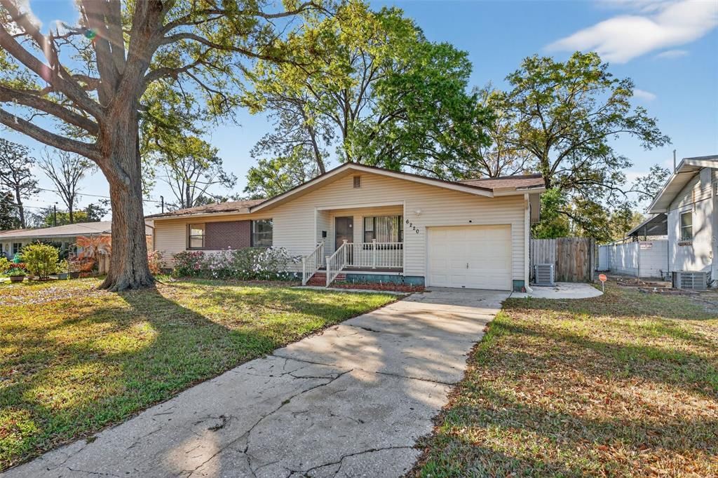 Recently Sold: $239,000 (3 beds, 2 baths, 1490 Square Feet)