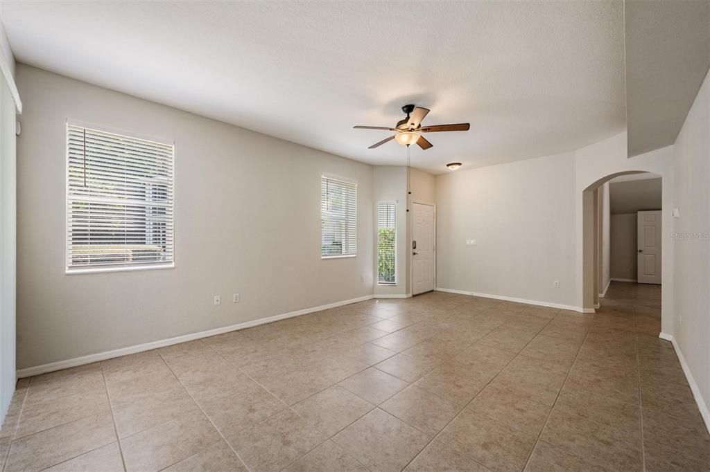 For Rent: $1,975 (2 beds, 2 baths, 1233 Square Feet)